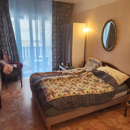 Big 140m2 5min Walk To Sea &promenade 3 Double Rooms,big Living 42m2, 3 Showers,9 Beds, Free Parking Apartment Nice
