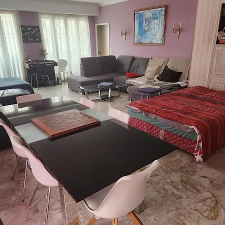 Big 140m2 5min Walk To Sea &promenade 3 Double Rooms,big Living 42m2, 3 Showers,9 Beds, Free Parking Apartment *