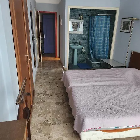Big 140m2 5min Walk To Sea &promenade 3 Double Rooms,big Living 42m2, 3 Showers,9 Beds, Free Parking * Nice
