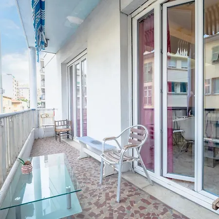 Big 140m2 5min Walk To Sea &promenade 3 Double Rooms,big Living 42m2, 3 Showers,9 Beds, Free Parking Apartament Nicea