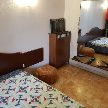 Big 140m2 5min Walk To Sea &promenade 3 Double Rooms,big Living 42m2, 3 Showers,9 Beds, Free Parking * Nice