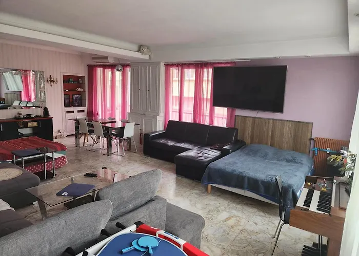 Appartement Big 140m2 5min Walk To Sea &promenade 3 Double Rooms,big Living 42m2, 3 Showers,9 Beds, Free Parking Nice
